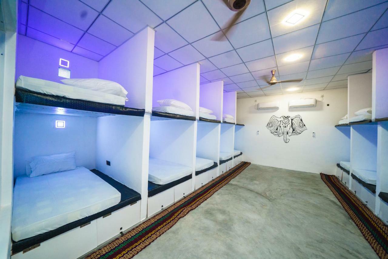 Alcatraz Hostel อารูกัมเบย์ ภายนอก รูปภาพ