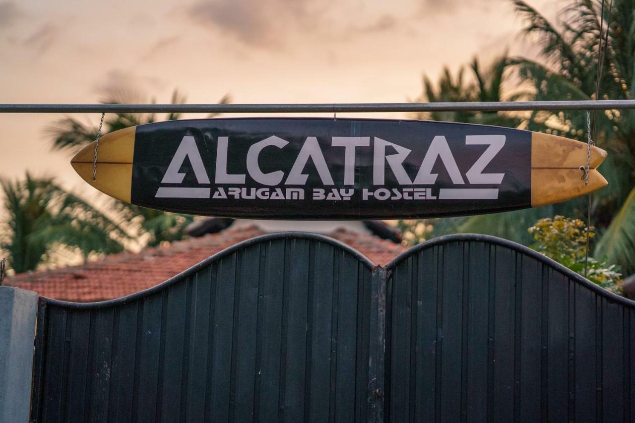 Alcatraz Hostel อารูกัมเบย์ ภายนอก รูปภาพ